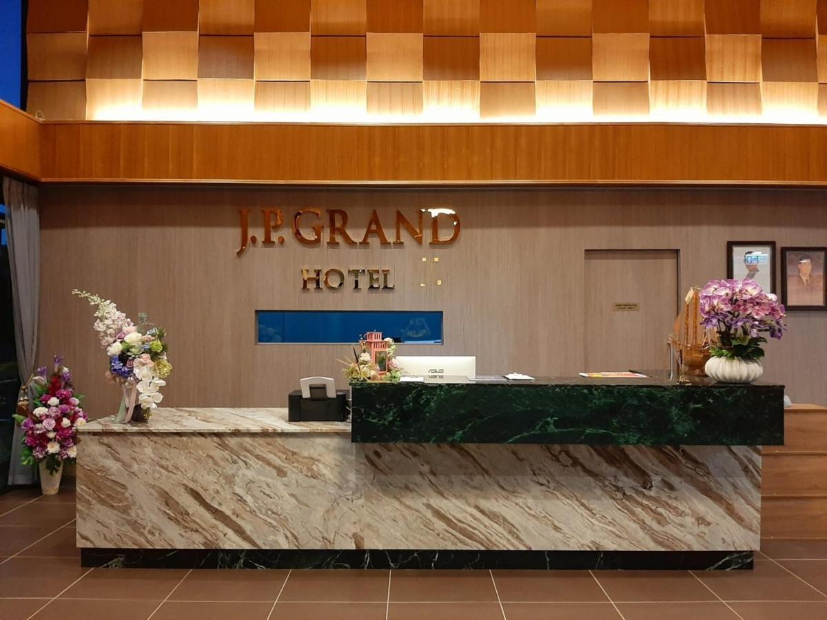 J.P.Grand Hotel Trat Exterior foto